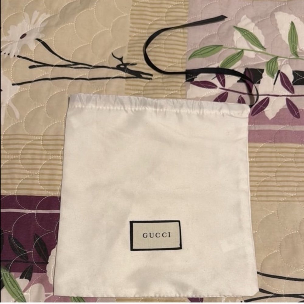 Gucci cream dust bag